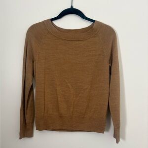 GAP 100% Merino Wool Crew Neck Sweater Women’s XS Petite in Beige